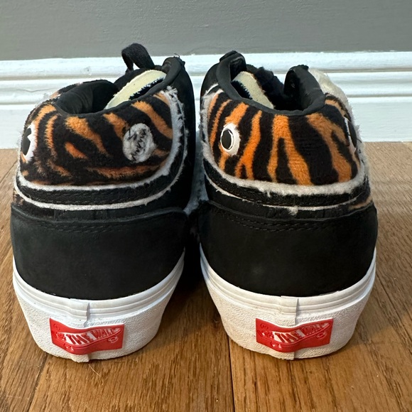 VANS VAULT | M5.5 W7 MID ZOO SCHOOL 'UNSTUFFED ANIMAL TIGER' - Picture 6 of 11